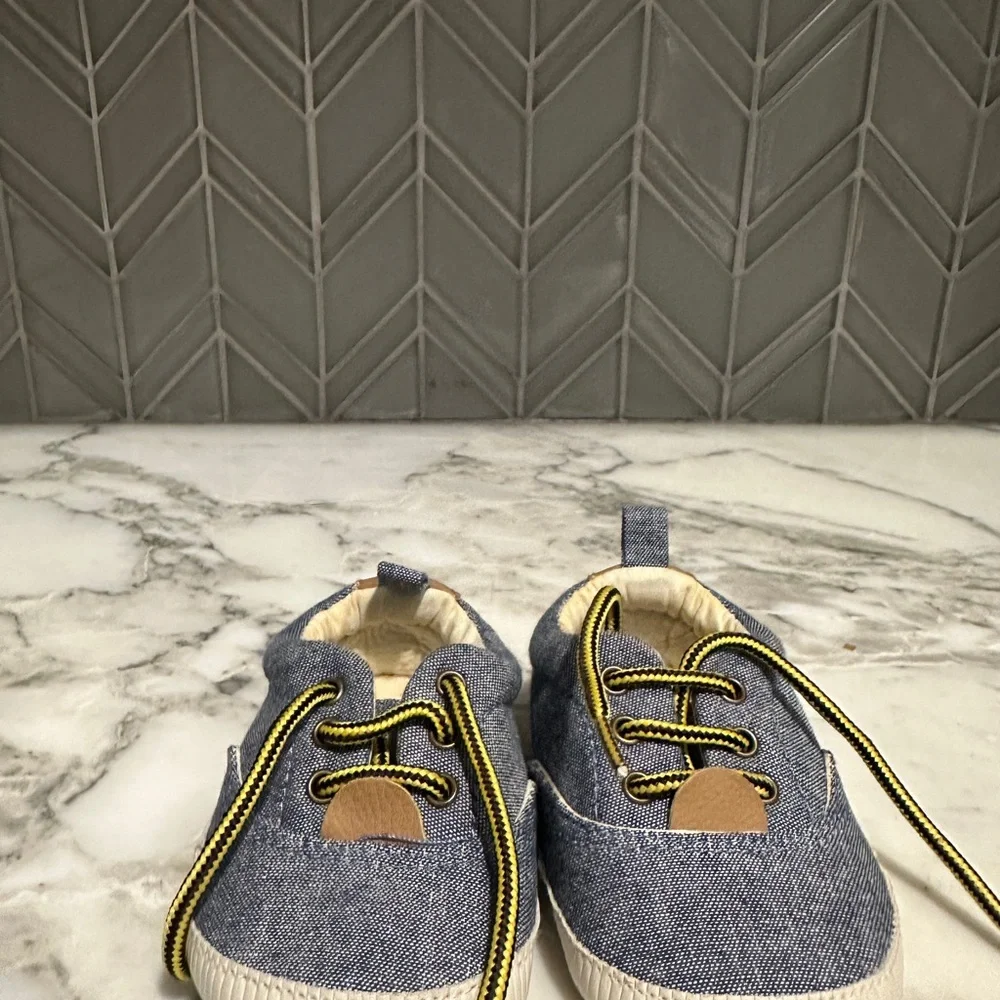 $12‎ ADD ON baby gap! Tiny baby crib shoes blue 3-6M Janie and Jack Zara